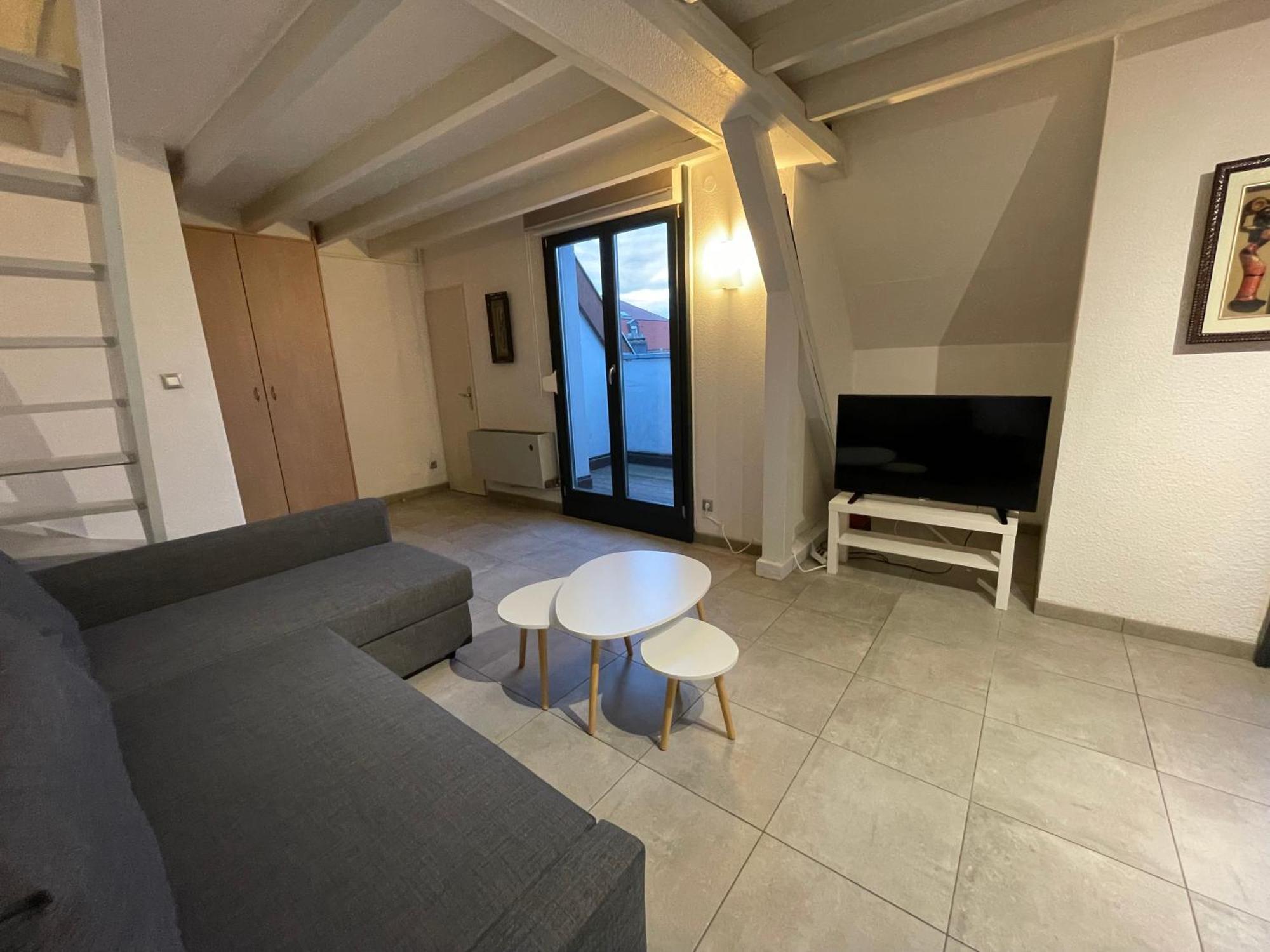 Fathala - Appartement Lumineux En Dernier Etage - Face A La Gare Routiere Sarrebourg Exterior foto