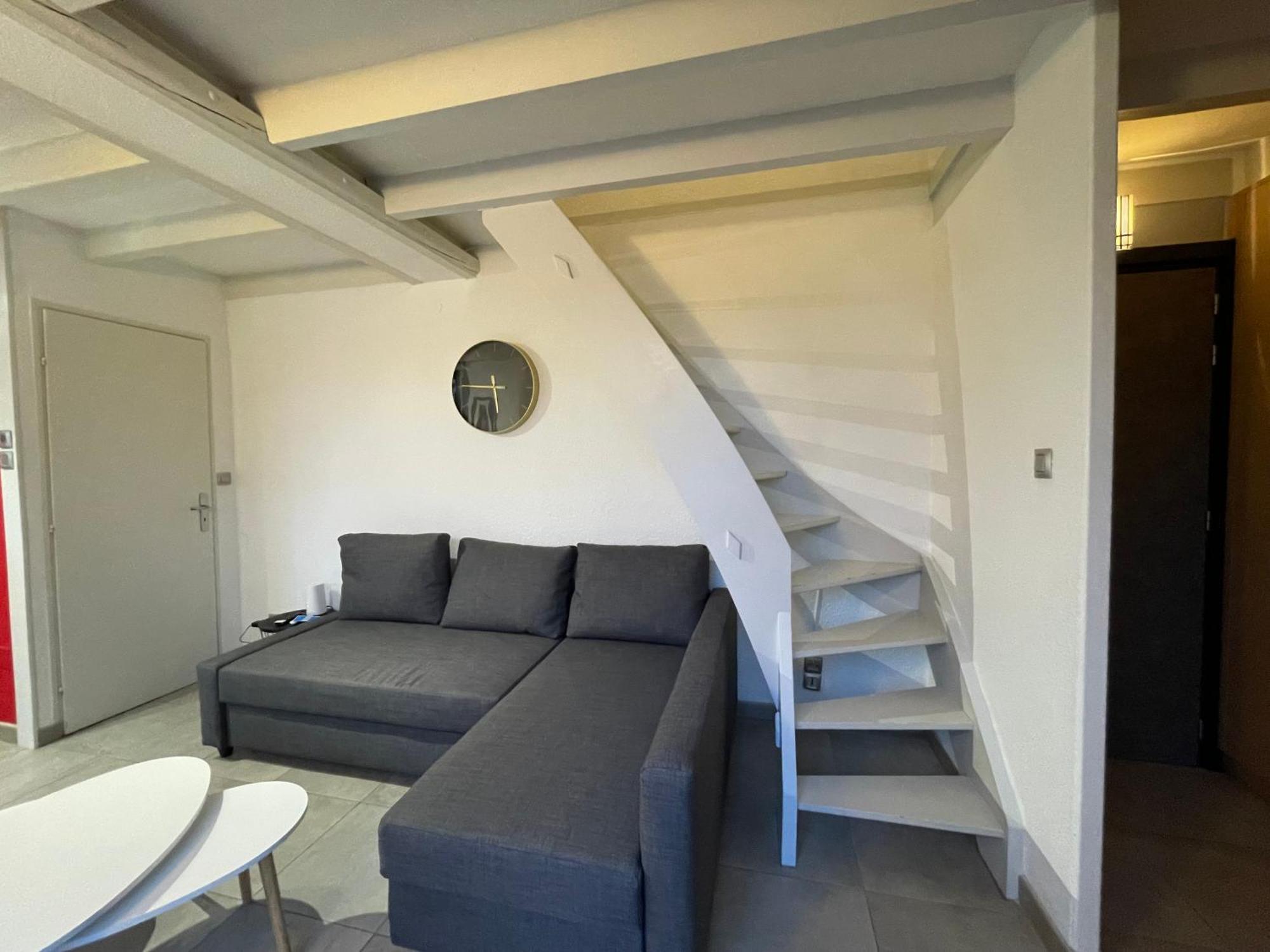 Fathala - Appartement Lumineux En Dernier Etage - Face A La Gare Routiere Sarrebourg Exterior foto